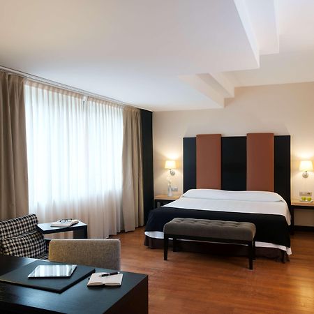 Nh Timisoara Hotell Exteriör bild