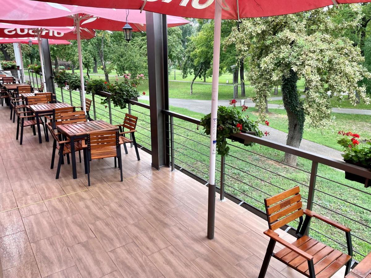 Nh Timisoara Hotell Exteriör bild
