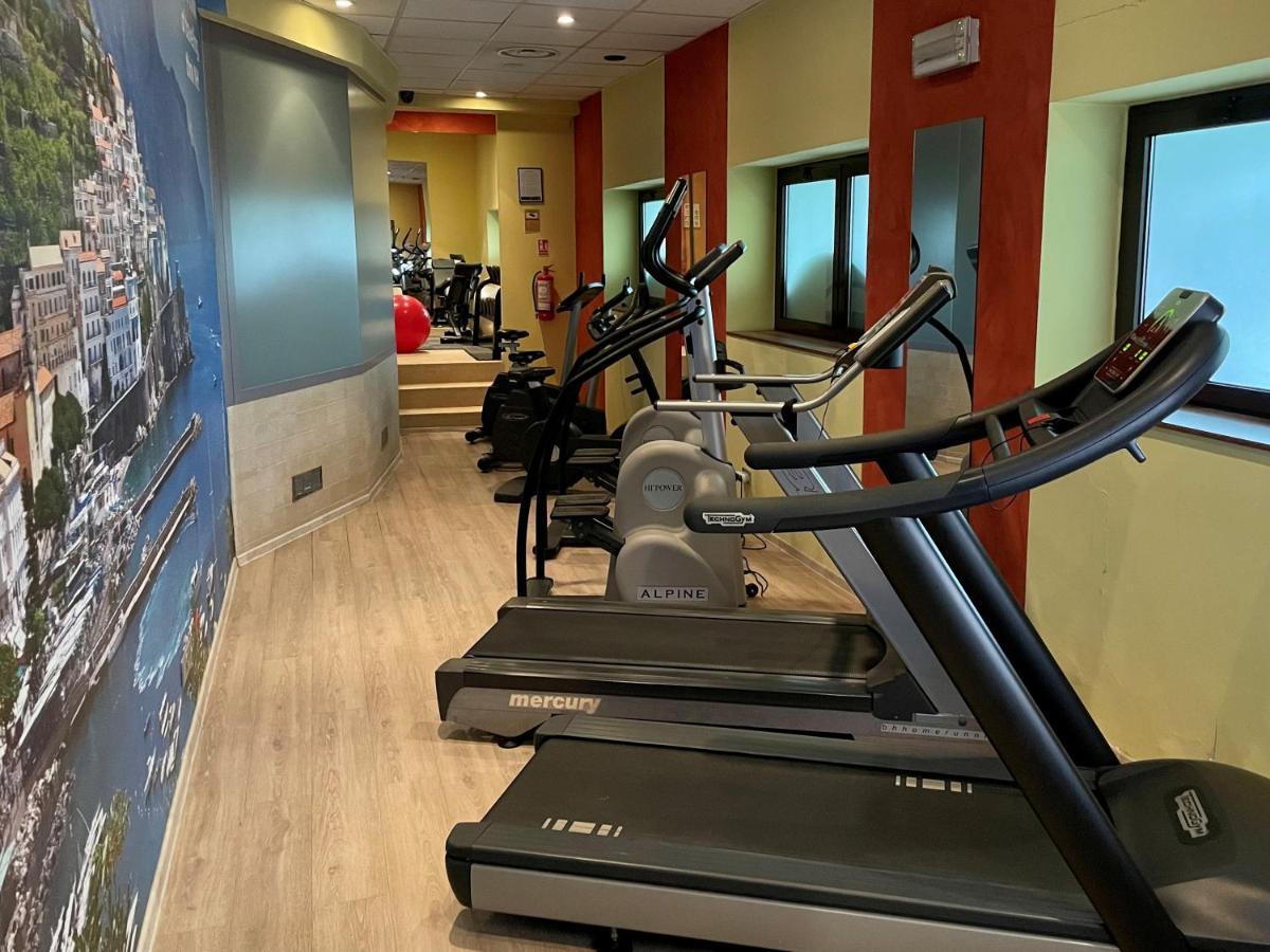 Nh Timisoara Hotell Exteriör bild