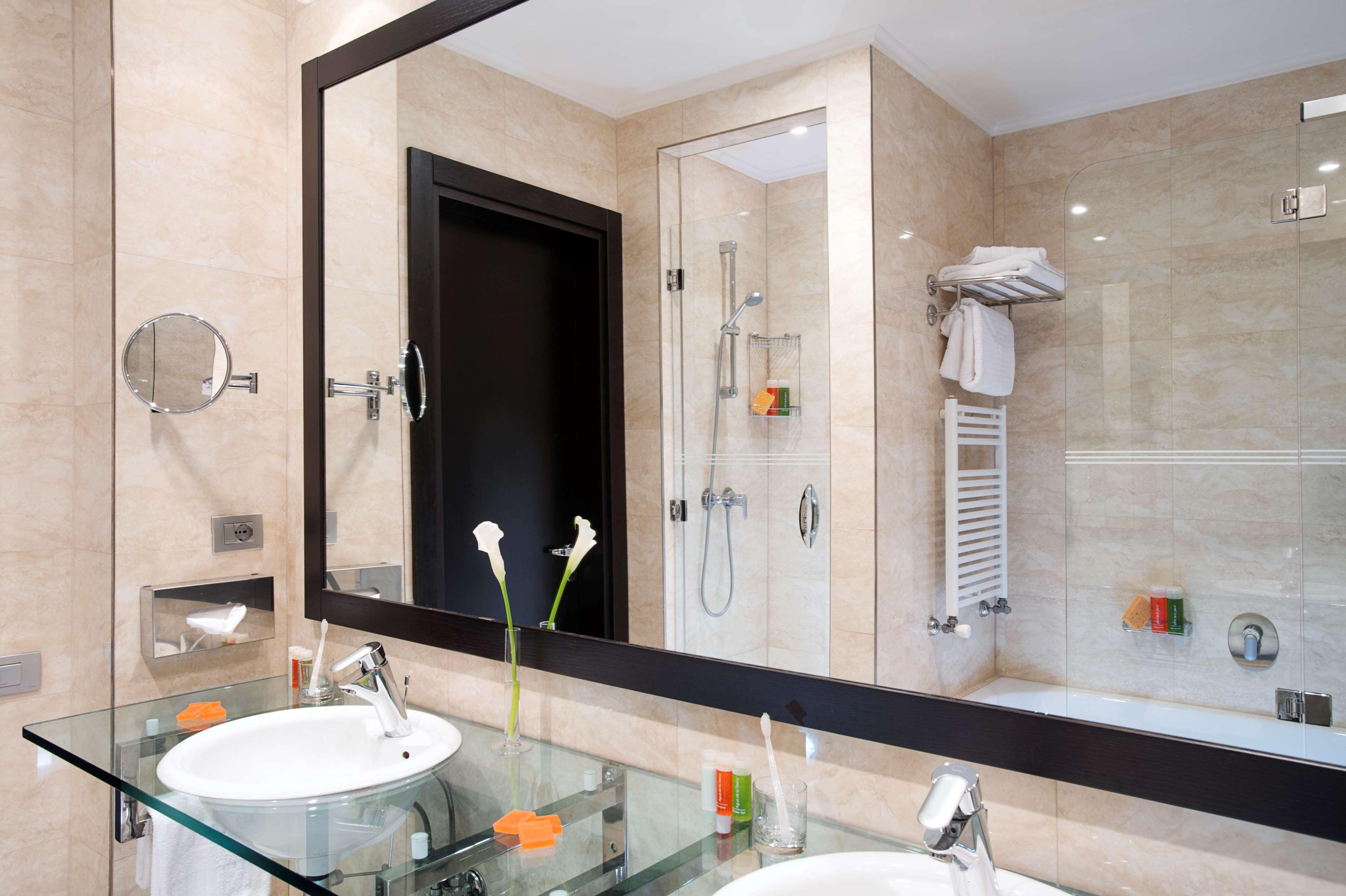 Nh Timisoara Hotell Exteriör bild