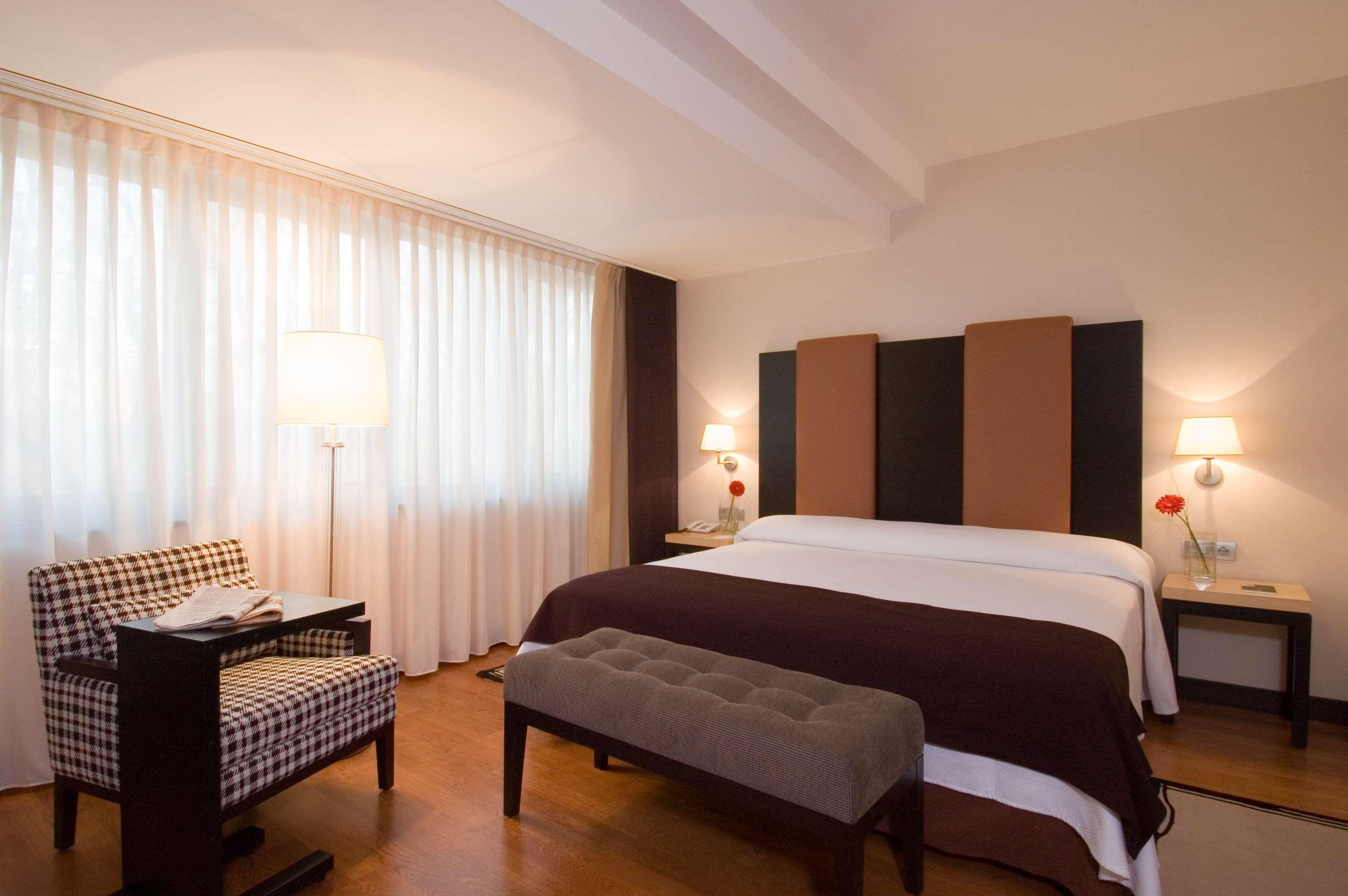 Nh Timisoara Hotell Exteriör bild
