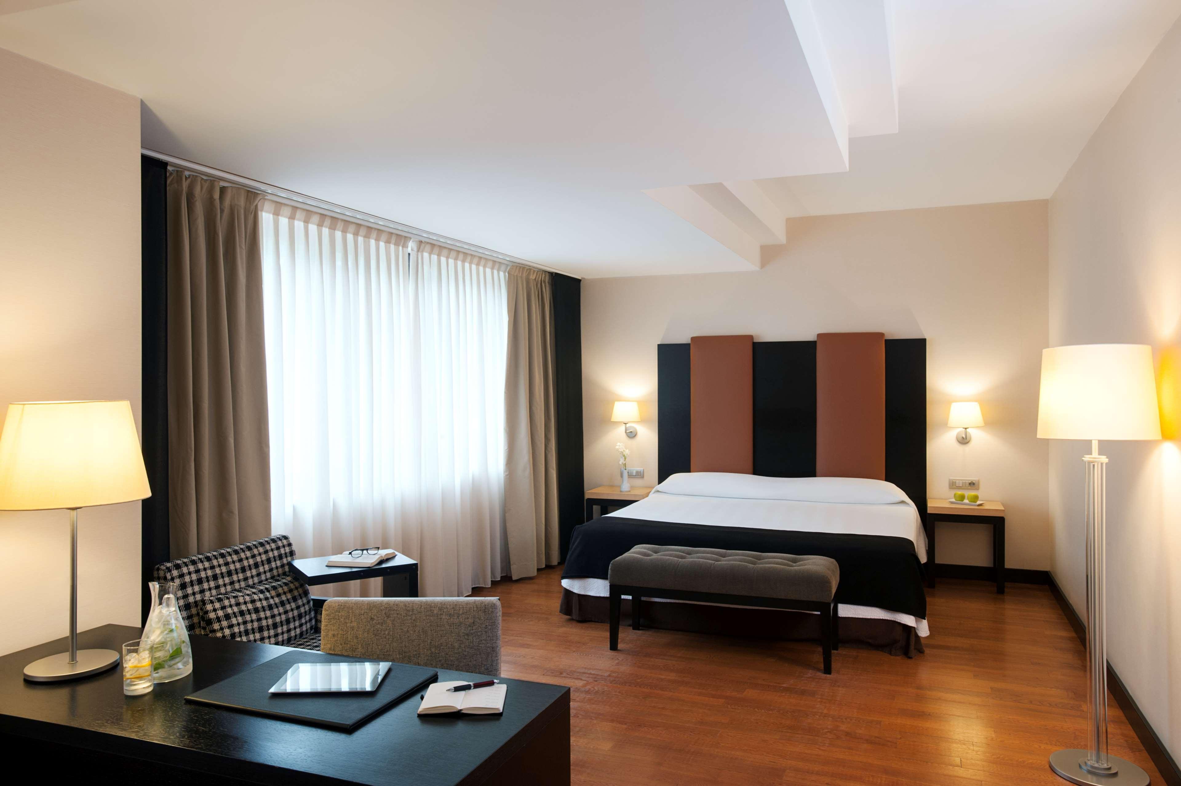 Nh Timisoara Hotell Exteriör bild