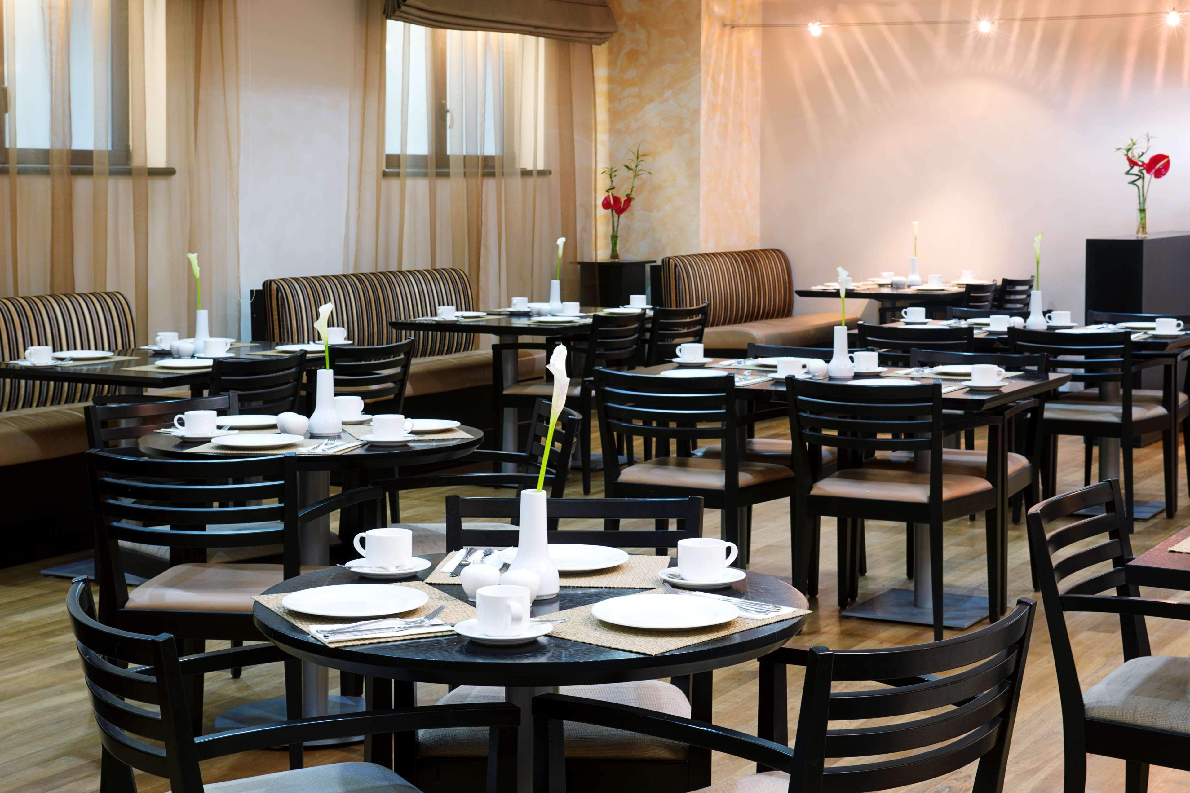 Nh Timisoara Hotell Exteriör bild