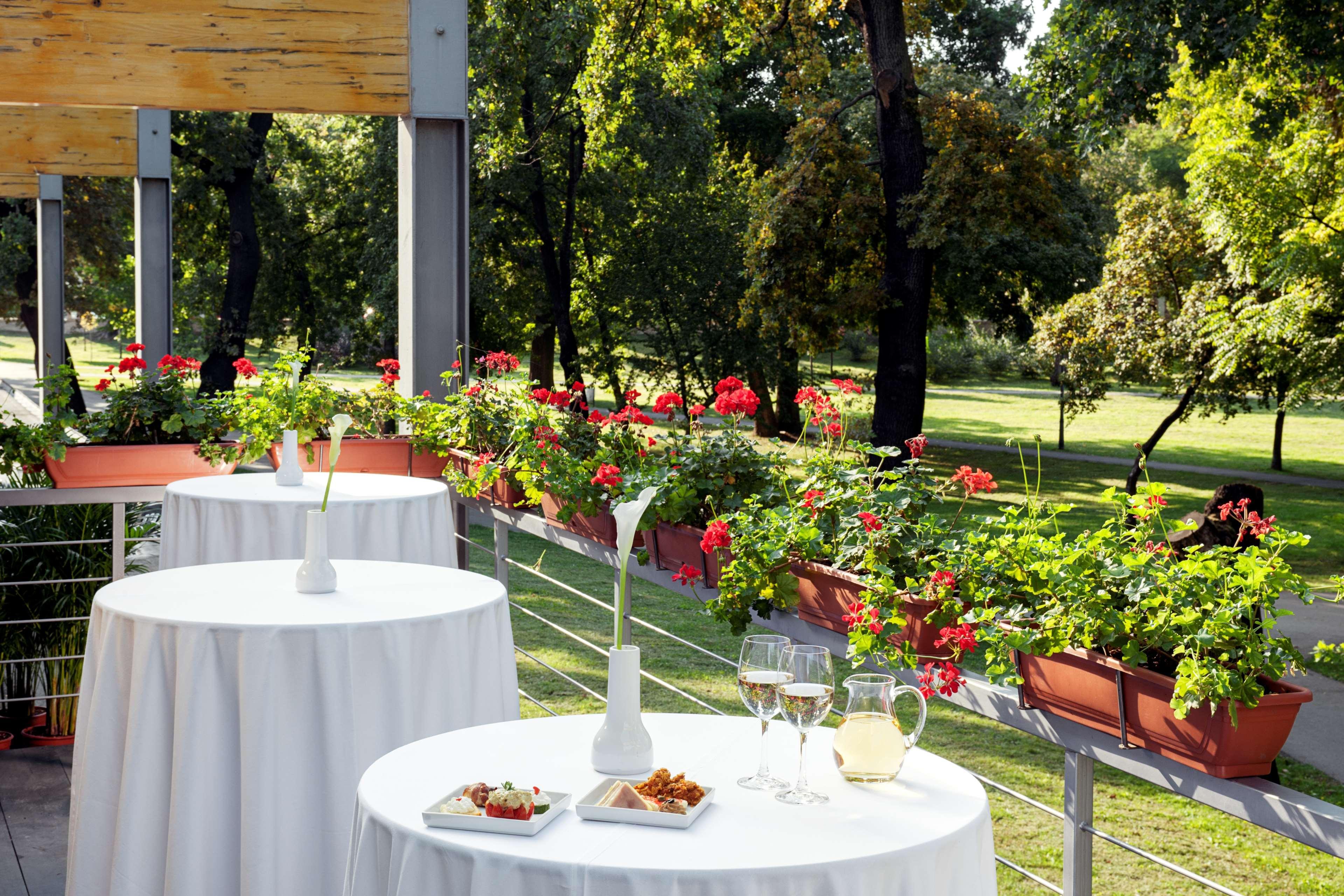 Nh Timisoara Hotell Exteriör bild