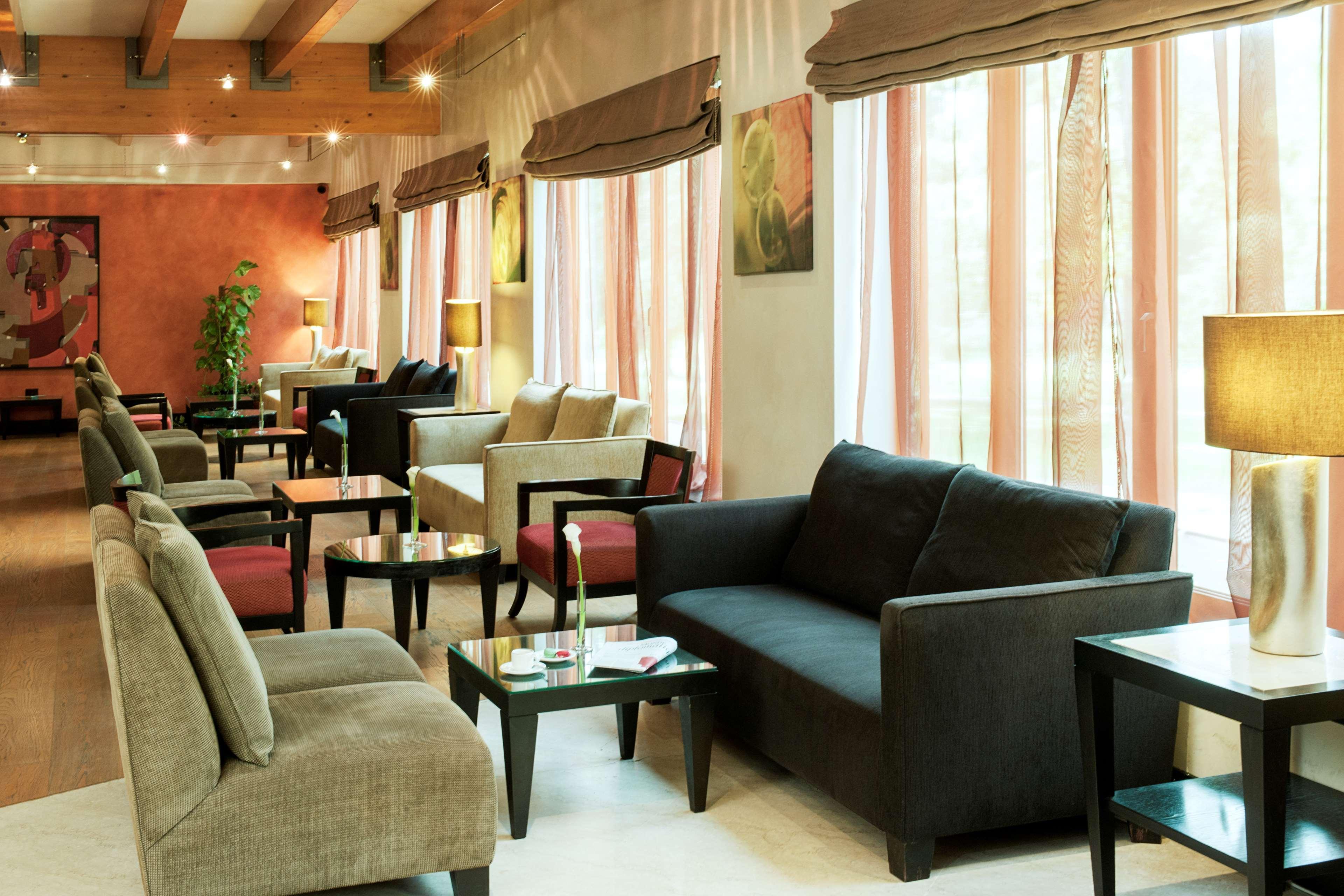 Nh Timisoara Hotell Exteriör bild