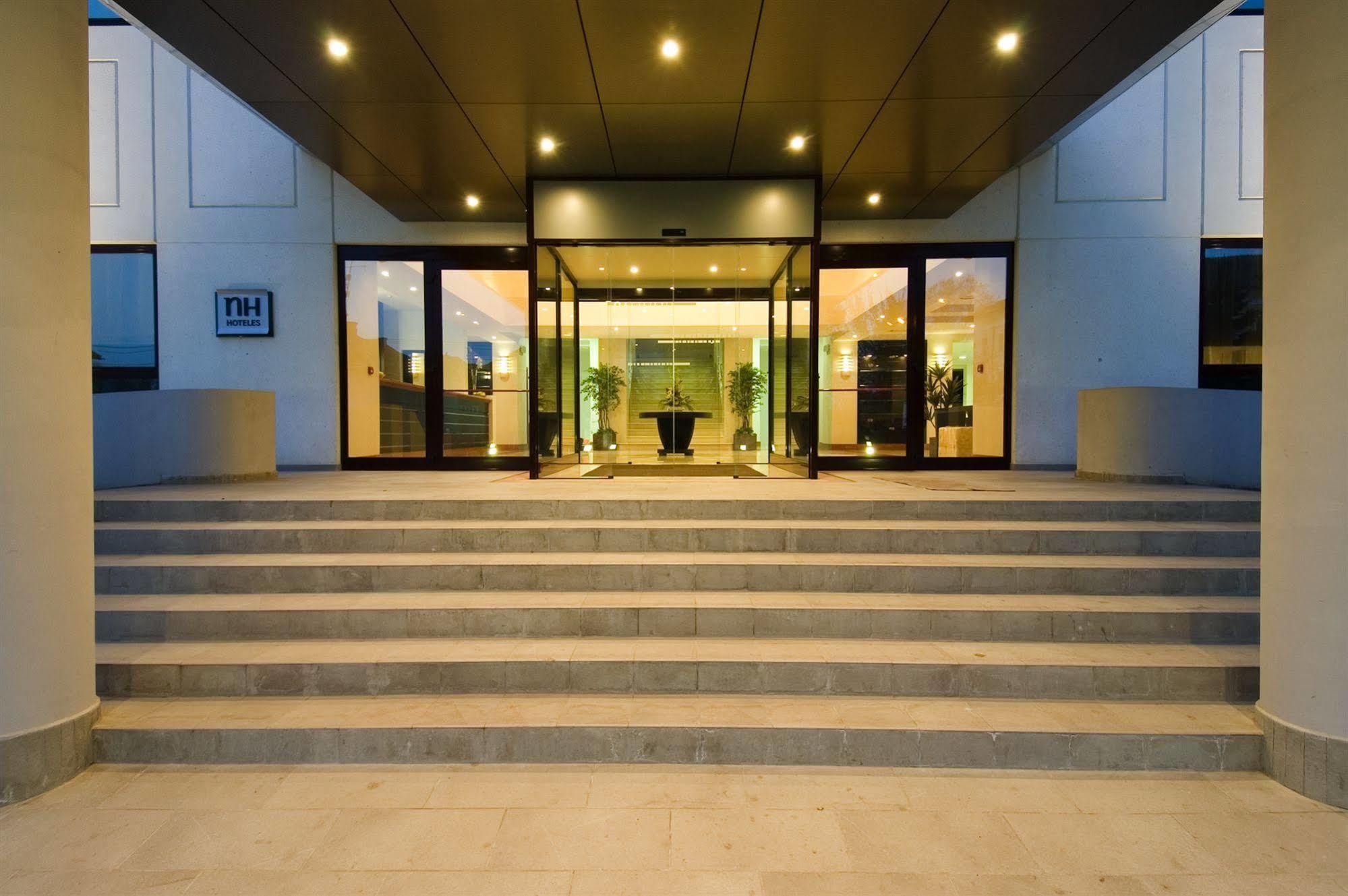 Nh Timisoara Hotell Exteriör bild