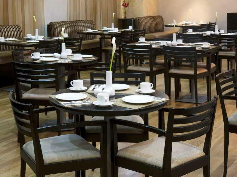 Nh Timisoara Hotell Exteriör bild